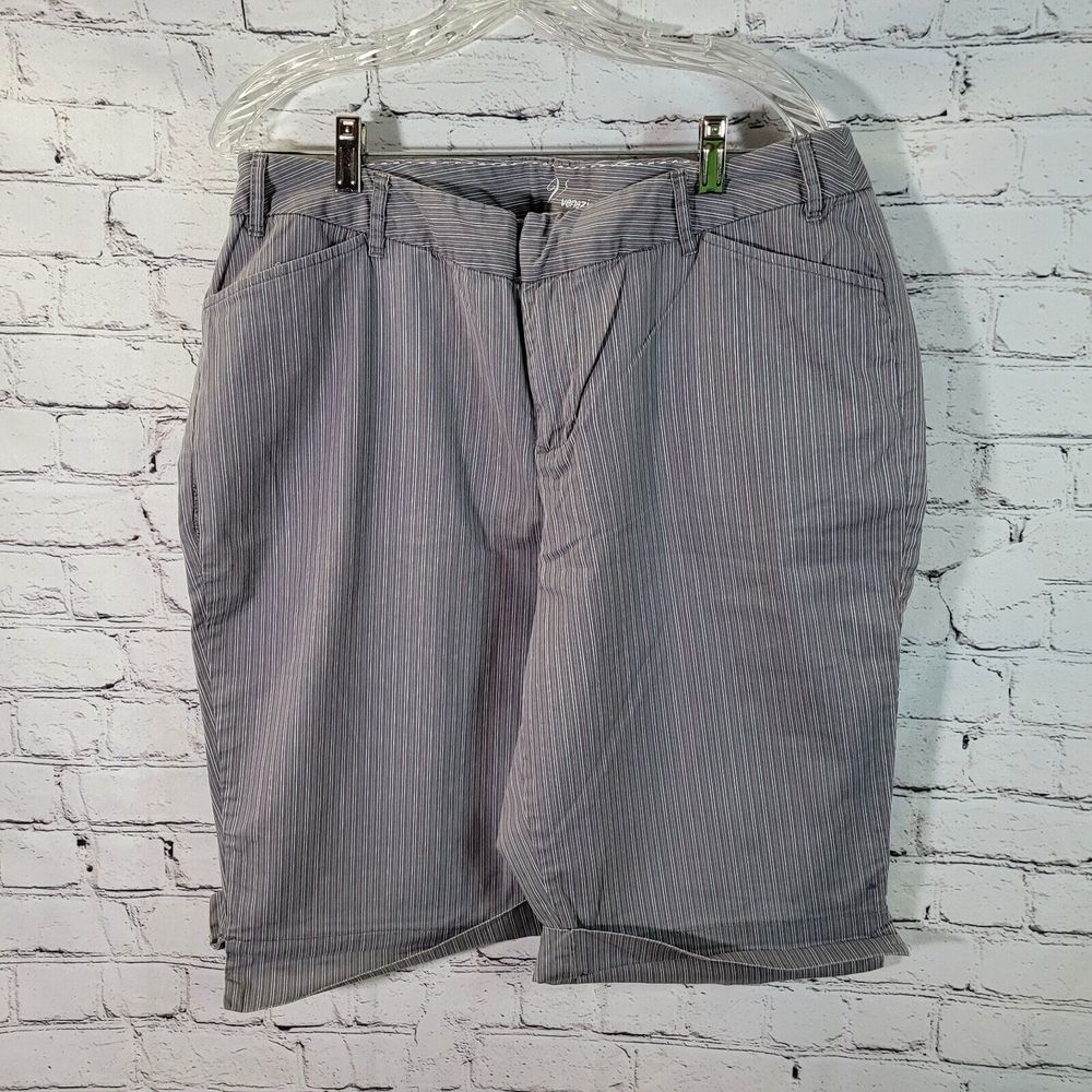 Venezia Bermuda Shorts Womens‎ 16 Grey Pinstripe Excellent Cuffed Cotton Stretch
